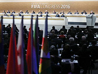FIFA votes to introduce wide-r...